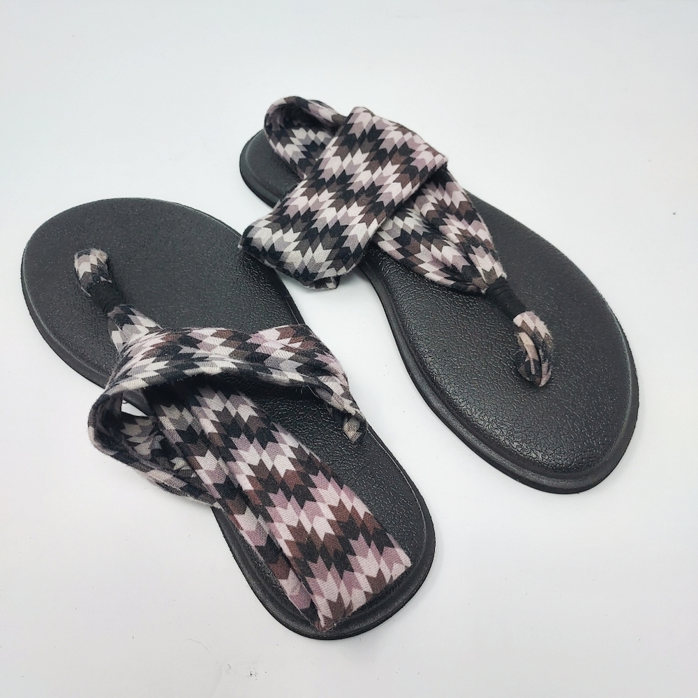 ⭐️5/$20 Sanuk Geometric Brown & Tan Fabric Sandals Size 4-5